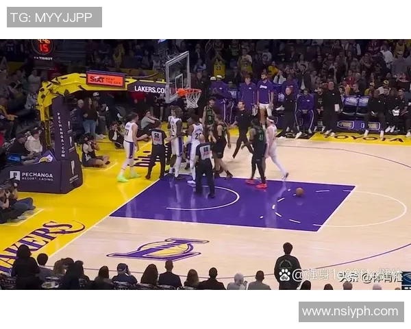 2008年湖人与雷霆的激烈对决回顾与赛季精彩瞬间分析